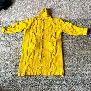 Cable knit yellow sweater with pockets
